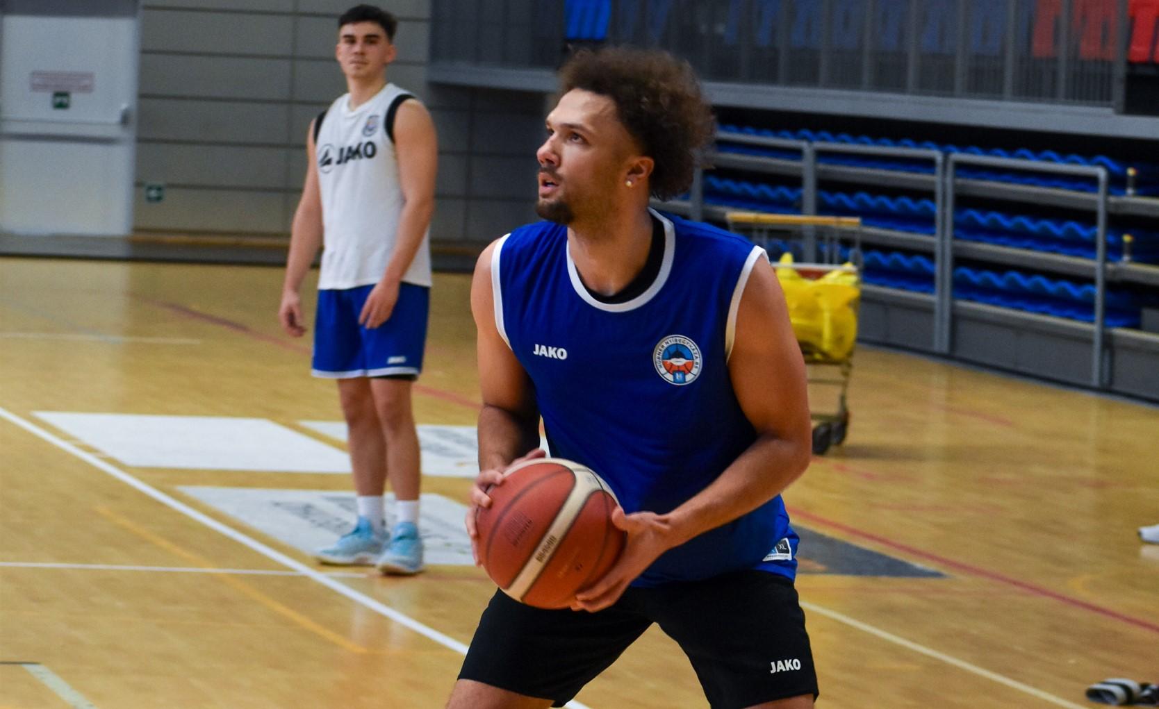 AMERIKAI JÁTÉKOSSAL ERŐSÍTETTÜNK!