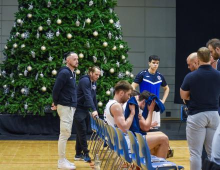 MEGFOGYVA BÁR, DE TÖRVE NEM