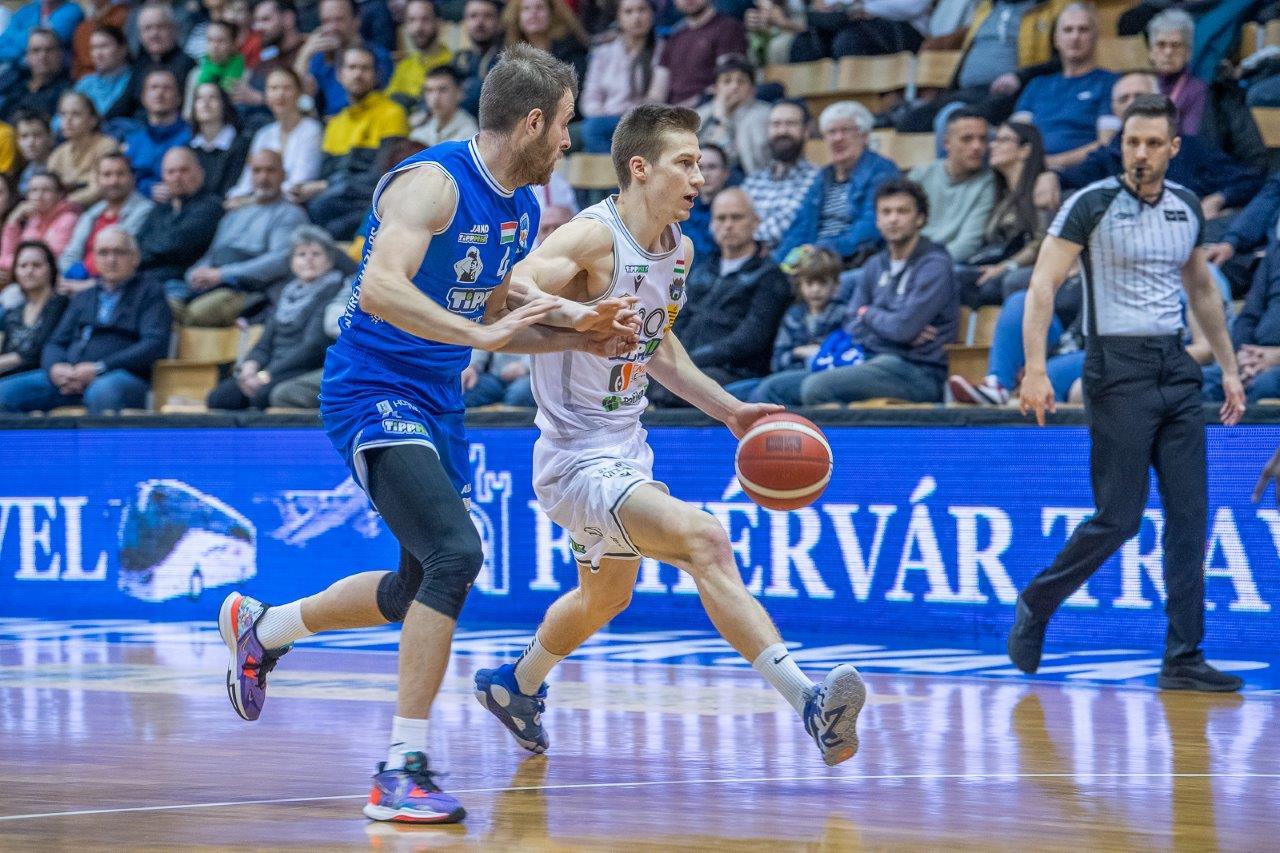 BIZTATÓAN JÁTSZOTTUNK, DE NEM TUDTUK LELASSÍTANI AZ ALBÁT