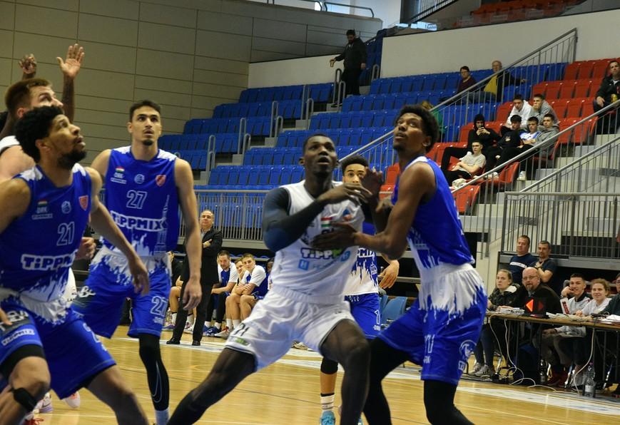 TÍZ MÉRKŐZÉS AZ ÉLETBEN MARADÁSÉRT – RAJTOL A PLAY-OUT