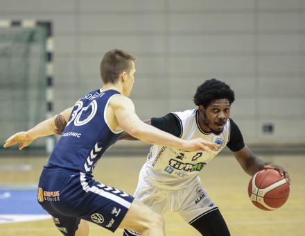 DARIUS PERRY TÖRTÉNELMI MECCSE – SZÁMOKBAN