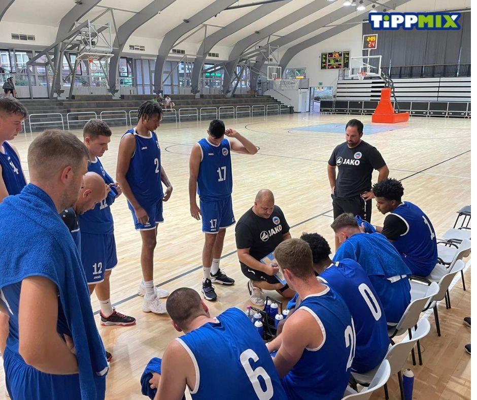 GYŐZELEM AZ ELSŐ EDZŐMECCSEN