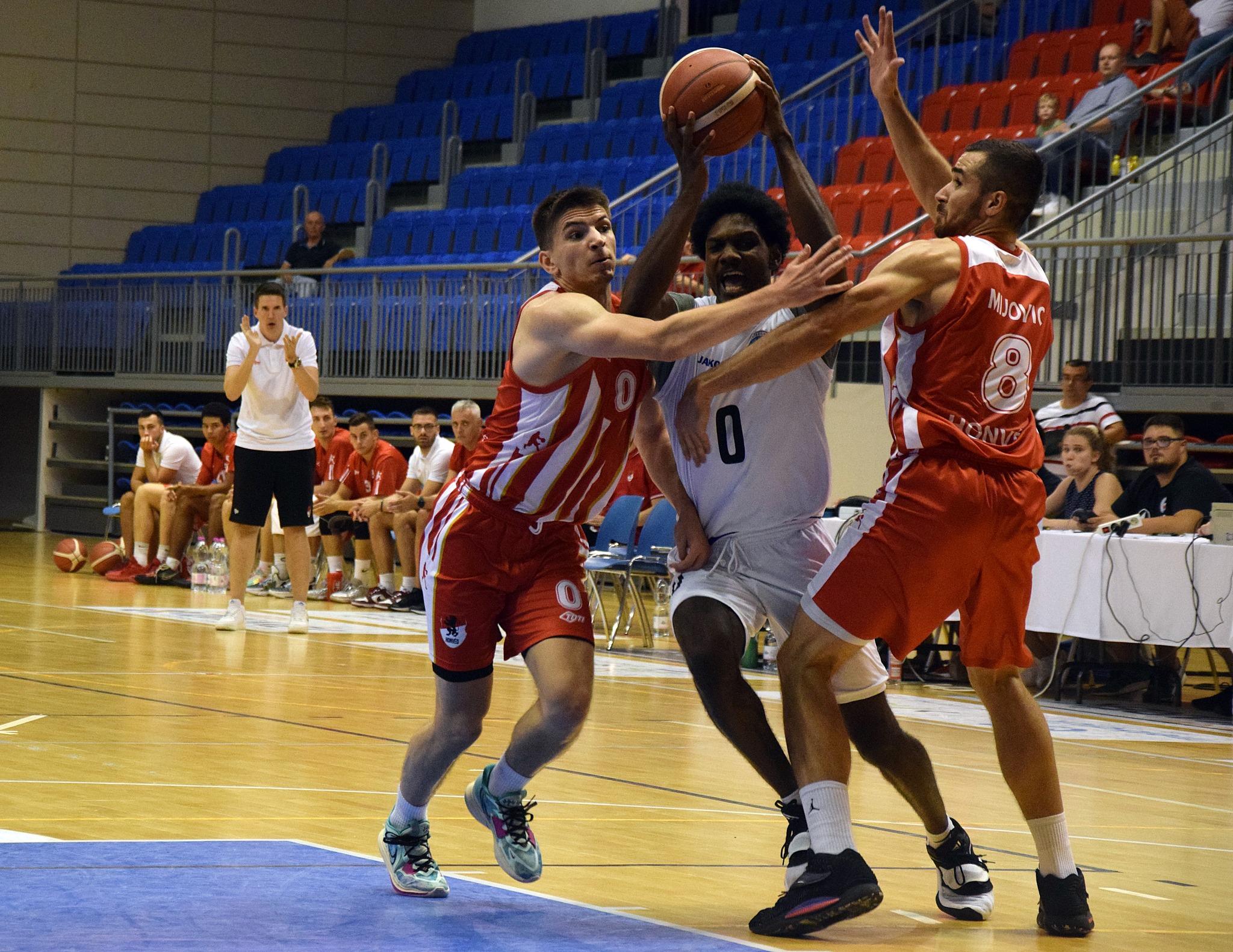 DÖNTŐZÜNK A SITKU ERNŐ EMLÉKTORNÁN