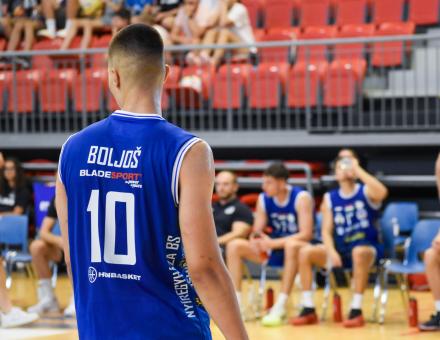 NÉGY ÉS FÉL ÉV UTÁN ÚJRA A TABELLA ÉLÉN