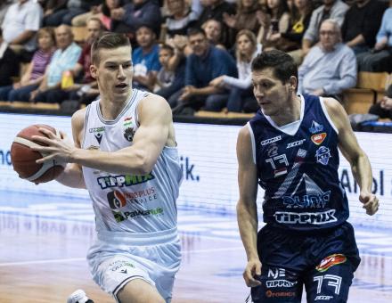 VÁLOGATOTT MAGYAROK, KIVÁLÓ LÉGIÓSOK – ERŐS ALBÁT FOGADUNK