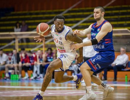 JÓ FORMÁBAN LÉVŐ CSAPAT OTTHONÁBAN JAVÍTANÁNK