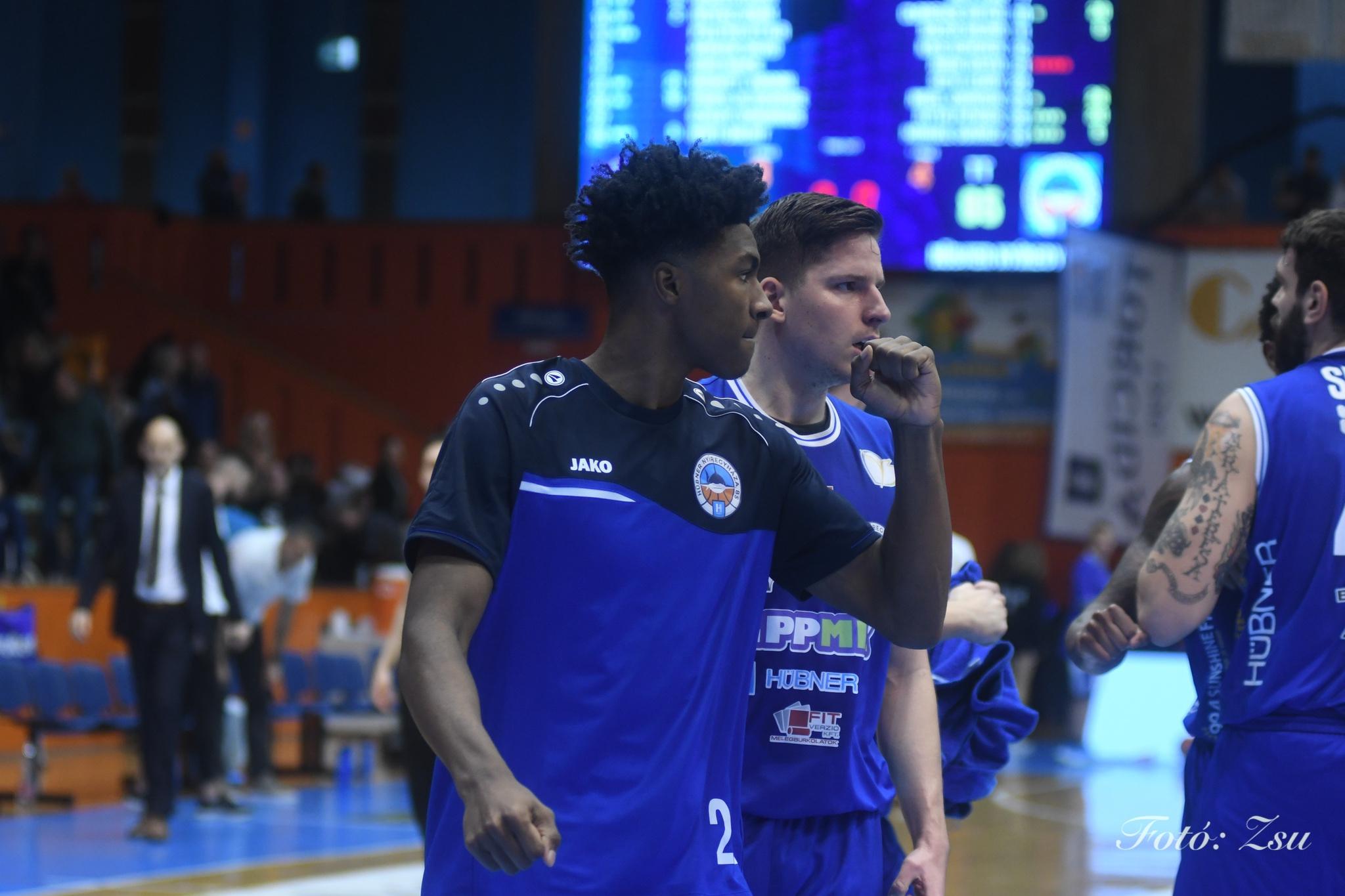 TASMÁN ÖRDÖGTŐL A DENNIS RODMANIG VEZETŐ ÚTON