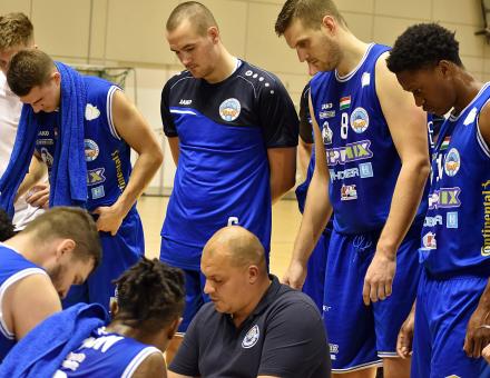 FOLYAMATOS TAPASZTALATSZERZÉSSEL JUTUNK ELŐRÉBB