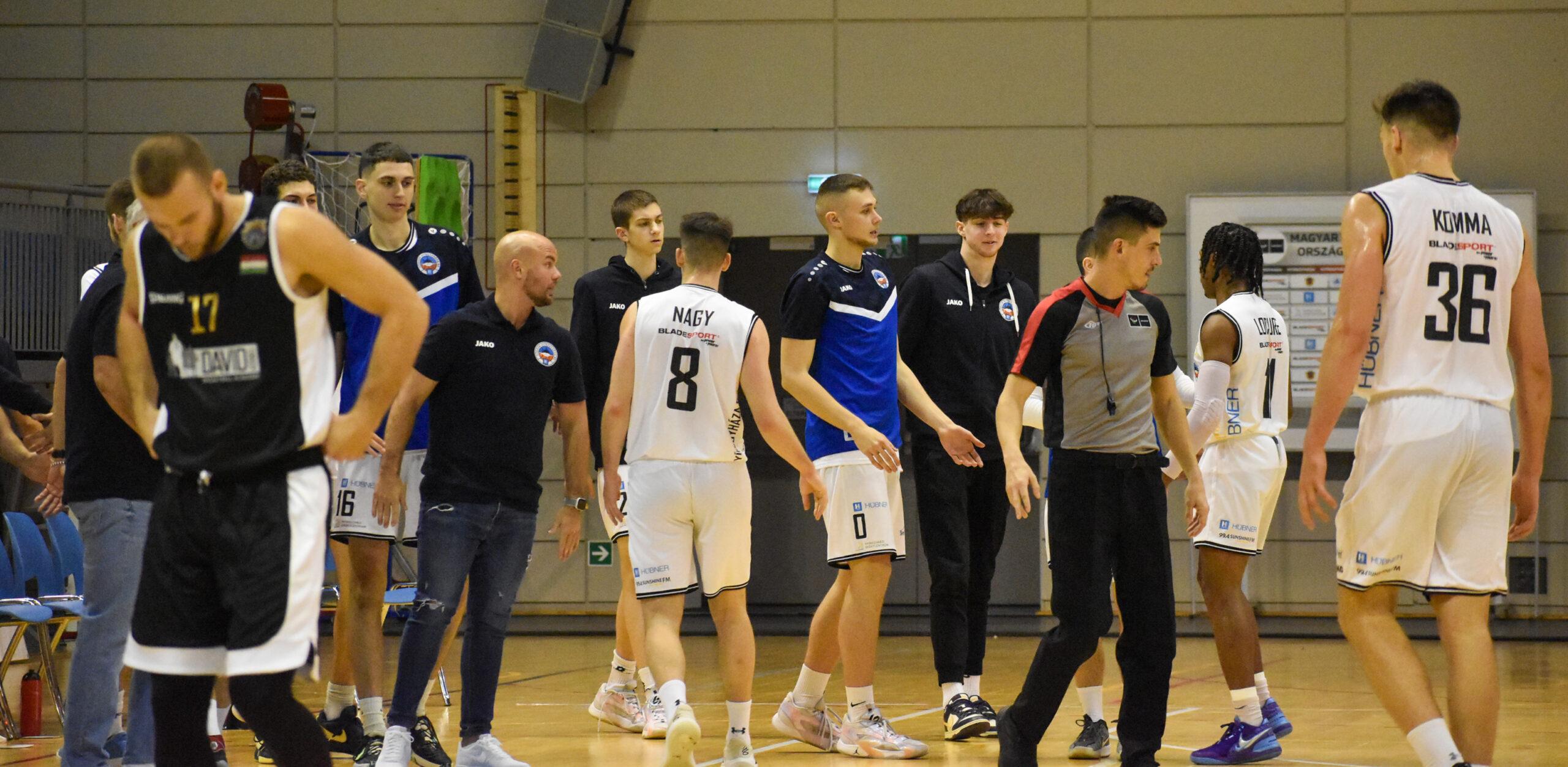 EGY LESZAKADT GYŰRŰ SEM LASSÍTOTT LE MINKET