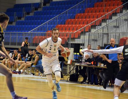 MARADNÁNK A GYŐZTES ÚTON