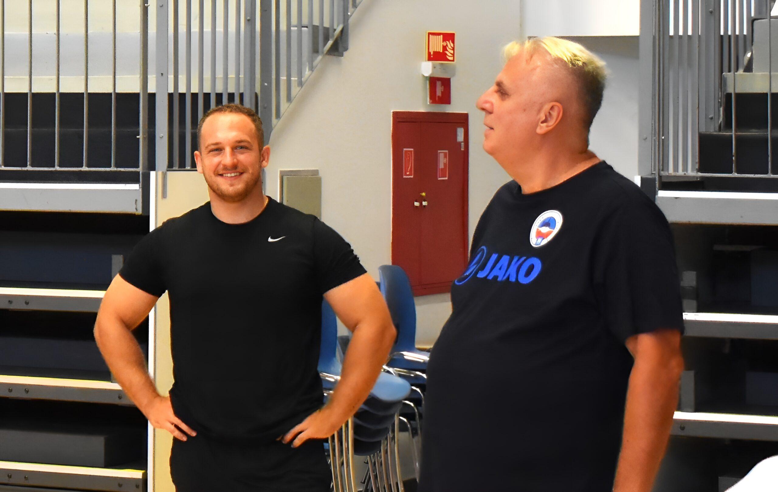 GYORSABBAN, MAGASABBRA, ERŐSEBBEN…