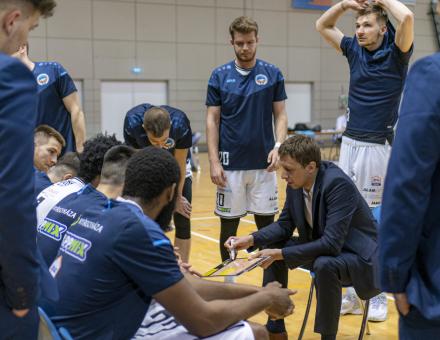 SZERETNÉNK EGY LÉPÉSSEL KÖZELEBB KERÜLNI A BENNMARADÁSHOZ