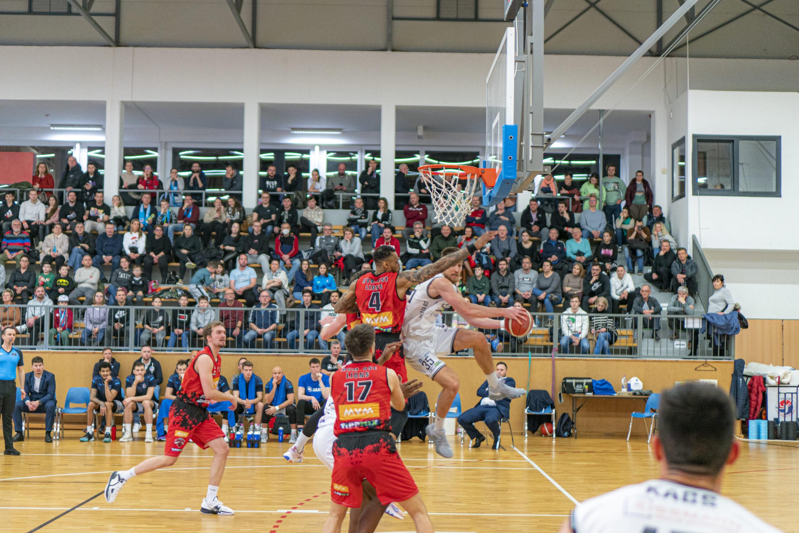 A LISTAVEZETŐ ELLEN IS A LEGJOBBRA TÖREKSZÜNK