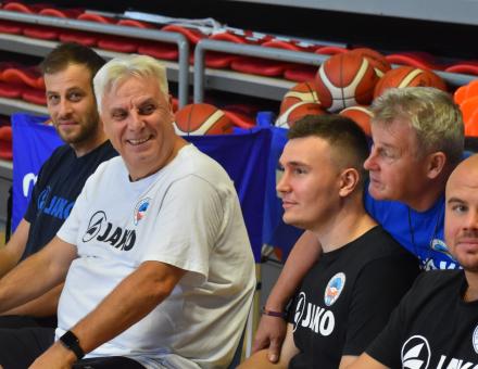 A SZAKMAI STÁBBAN IS GONDOLUNK A JÖVŐRE