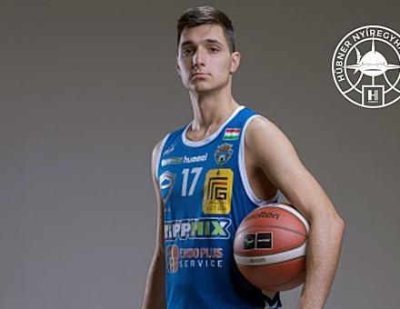 UTÁNPÓTLÁS-VÁLOGATOTT JÁTÉKOS ÉRKEZIK