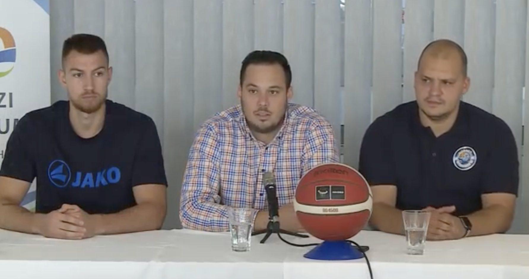 Sajtótájékoztató