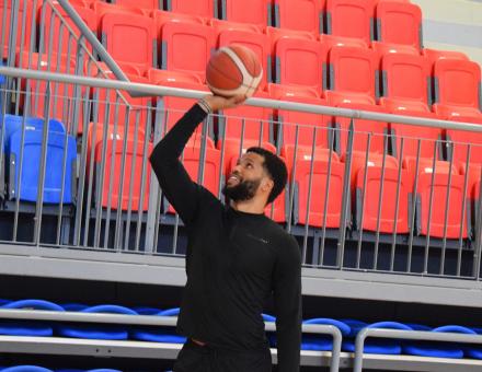 AL'LONZO VEZÉRKÉNT SZERETNE PLUSZT ADNI A CSAPATNAK