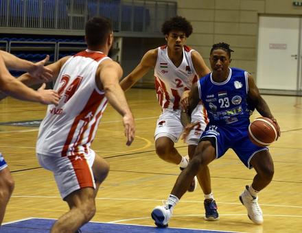 MEGCÁFOLNÁ AZOKAT, AKIK NEM HISZNEK BENNE ÉS A CSAPATBAN