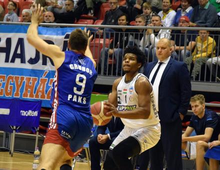 SZÍVFACSARÓ VERESÉGET SZENVEDTÜNK A PAKSTÓL