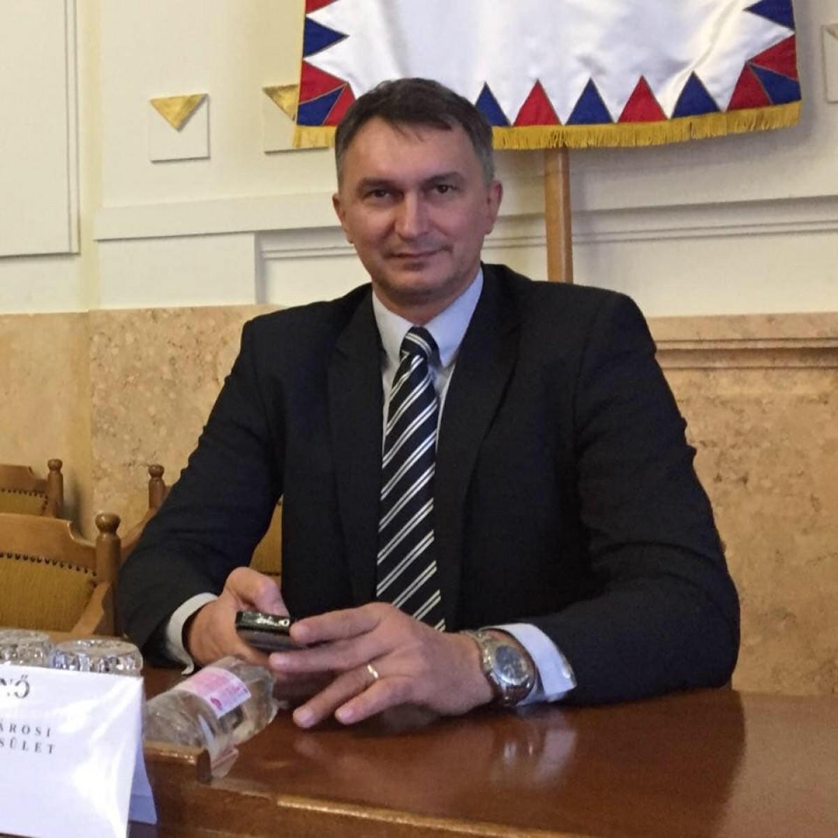 Skype-on keresztül fog tárgyalni az MKOSZ elnöksége  Blue Sharks   2020 március 16   Blue Sharks