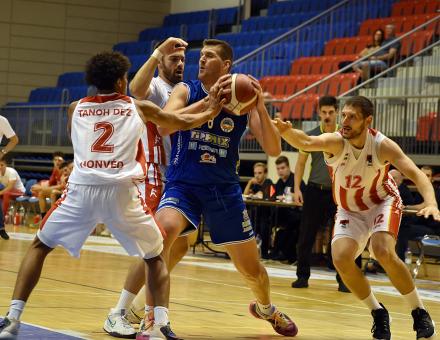 LÁTVÁNYOS JÁTÉKKAL KEZDTÜK AZ EMLÉKTORNÁT